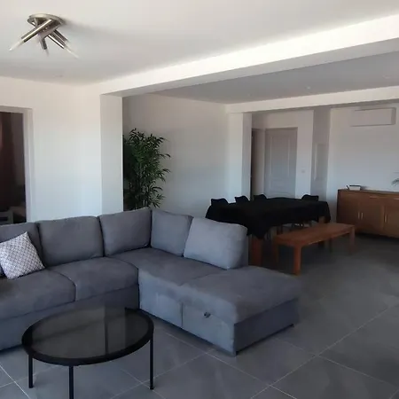 F4 A Avec Piscine Et Vue Sur *