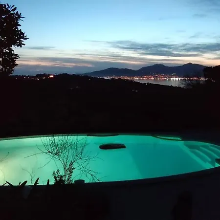 F4 A Porticcio Avec Piscine Et Vue Sur Porticcio (Corsica)