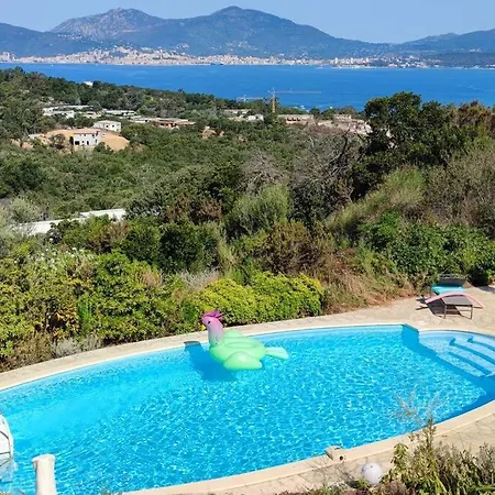 F4 A Avec Piscine Et Vue Sur Porticcio (Corsica)
