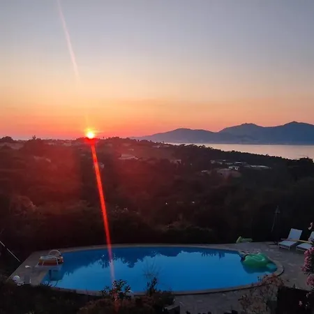 Lägenhet F4 A Avec Piscine Et Vue Sur Porticcio (Corsica)