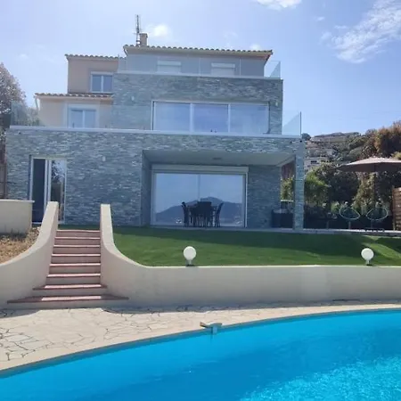 F4 A Porticcio Avec Piscine Et Vue Sur