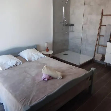 F4 A Avec Piscine Et Vue Sur *