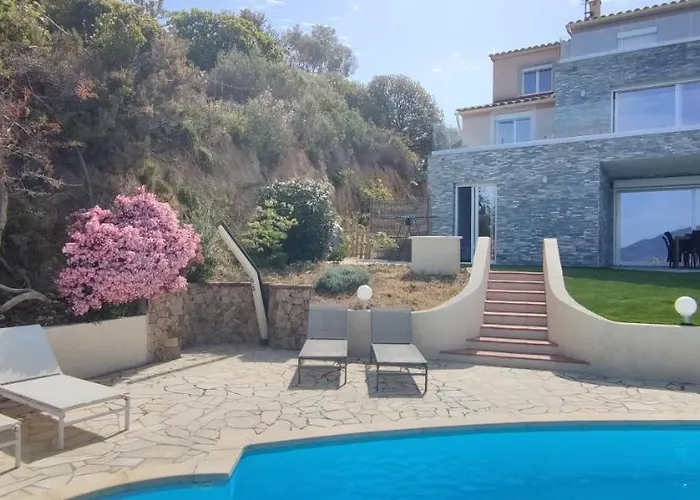Apartment F4 A Avec Piscine Et Vue Sur *